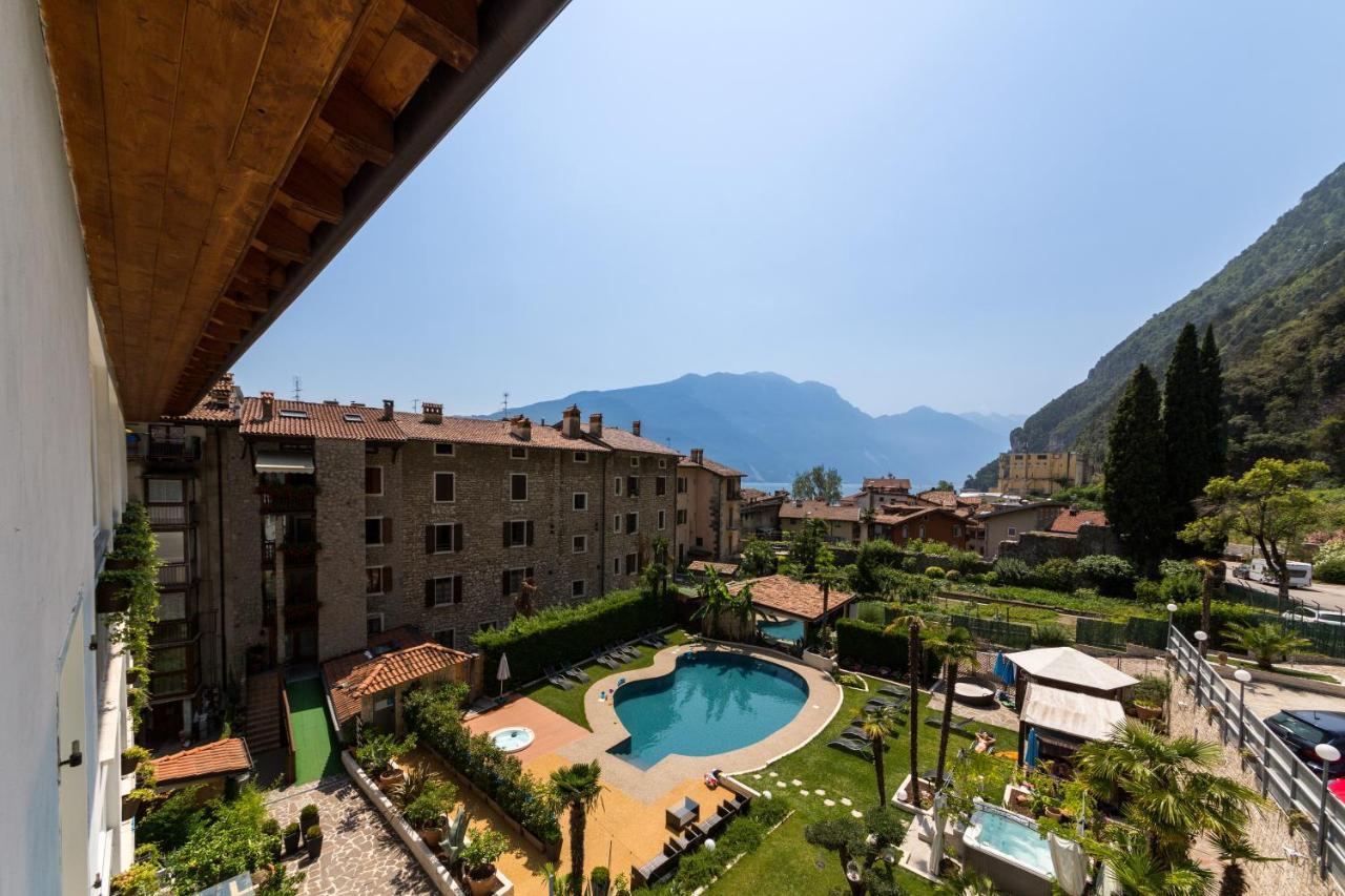 Hotel Canarino Riva del Garda Exteriör bild